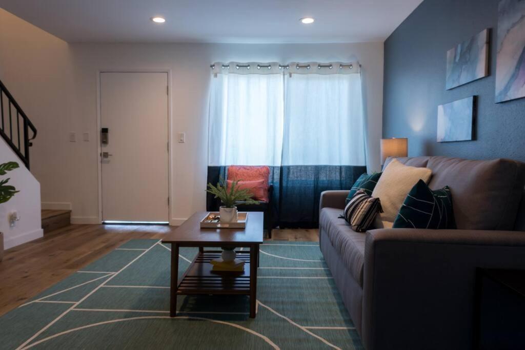 Stylish 2 Bed 1 And Half Bath Apartment Near Sofi Stadium, Lax, Forum Inglewood Bagian luar foto