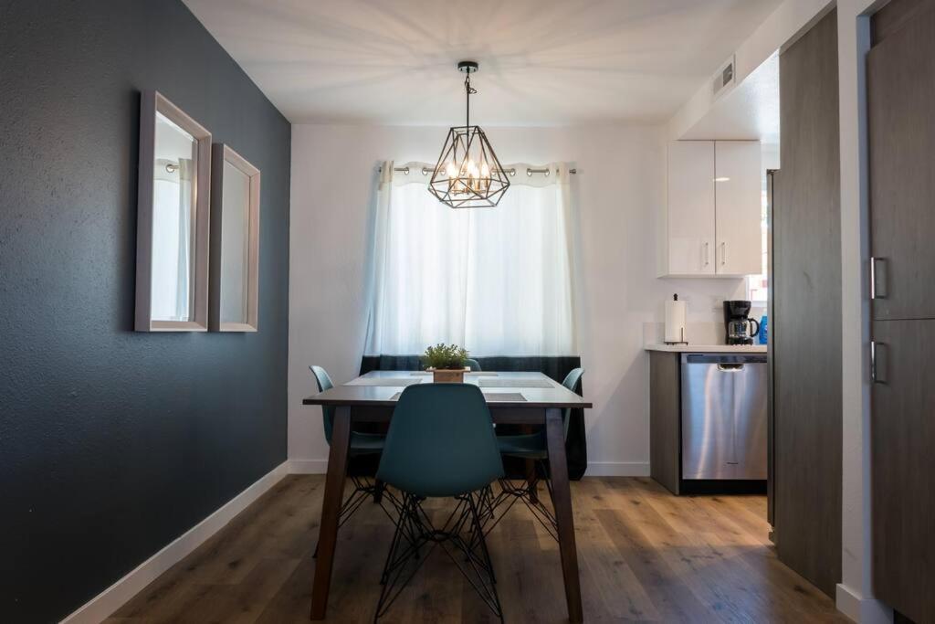 Stylish 2 Bed 1 And Half Bath Apartment Near Sofi Stadium, Lax, Forum Inglewood Bagian luar foto