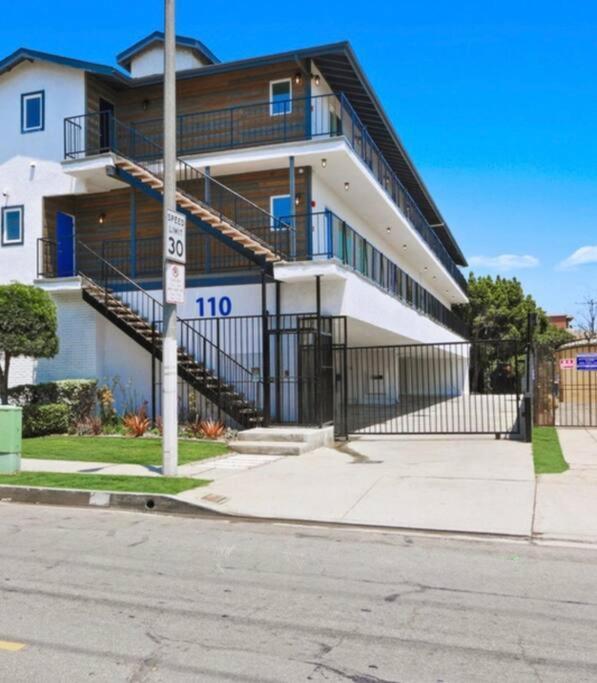 Stylish 2 Bed 1 And Half Bath Apartment Near Sofi Stadium, Lax, Forum Inglewood Bagian luar foto